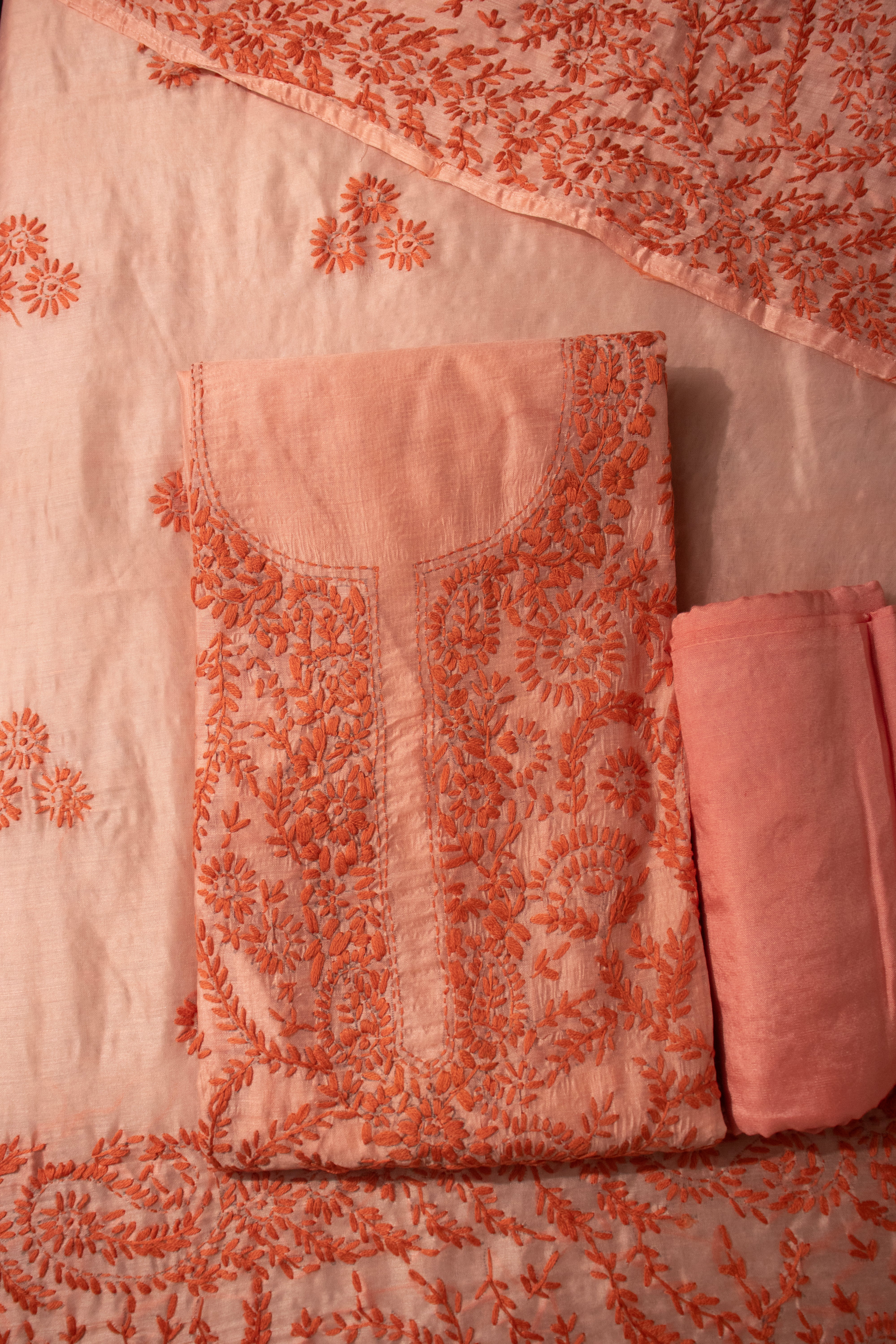 Do rang tashreeh embroidered unstitched suit set