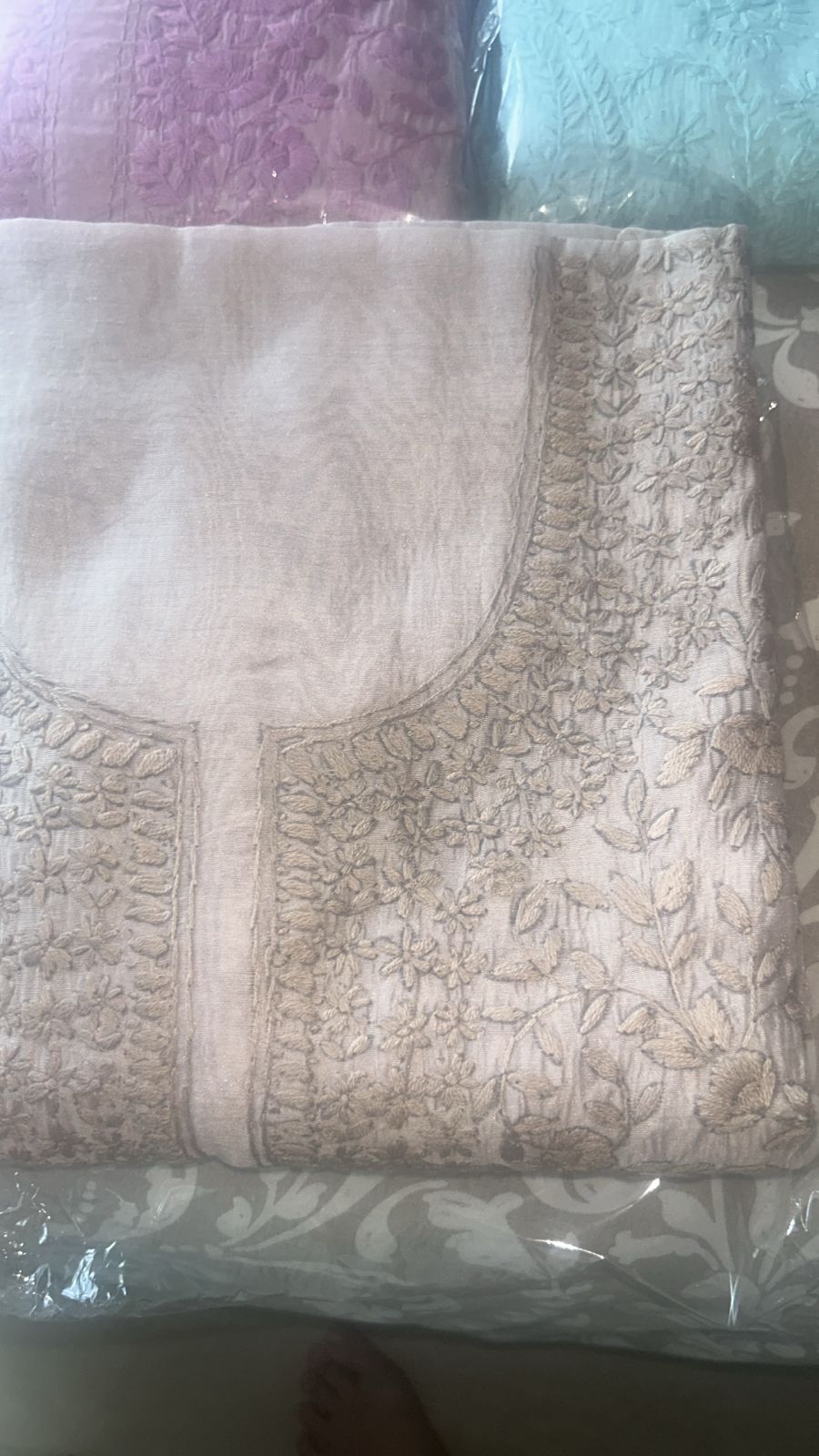 Signature Craft Aari Embroidered Unstitched Suit (Unstitched)