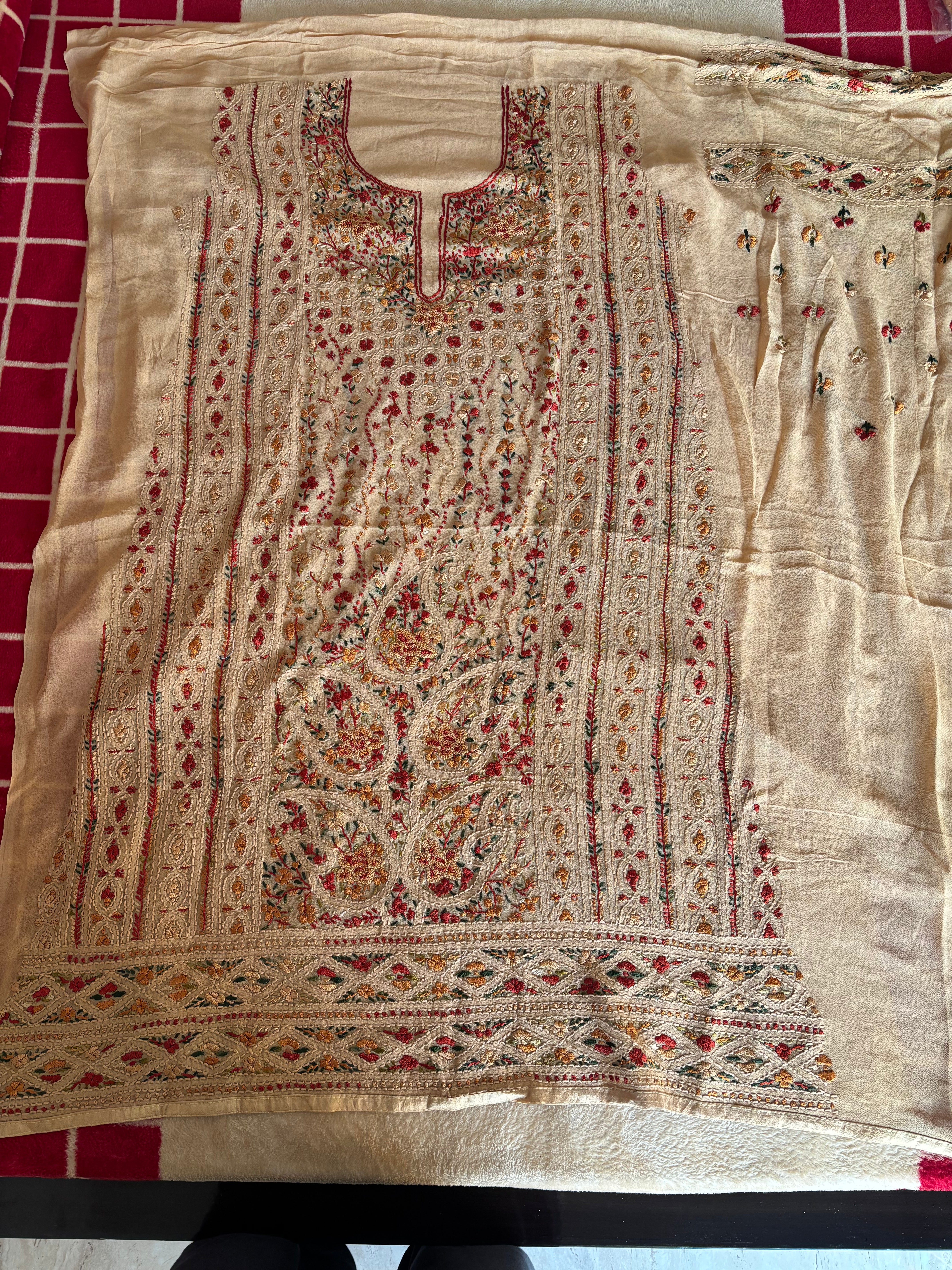 Georgette Gulzar off white unstitched suit